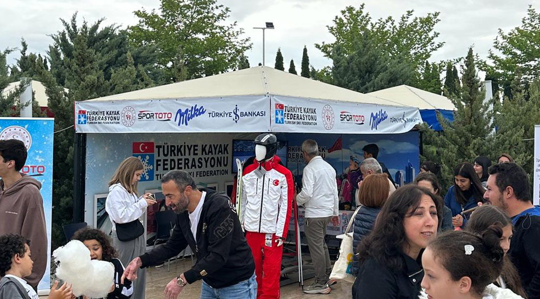 KAYAK AKADEMİSİ STANDI TED ANKARA KOLEJİ'NDE
